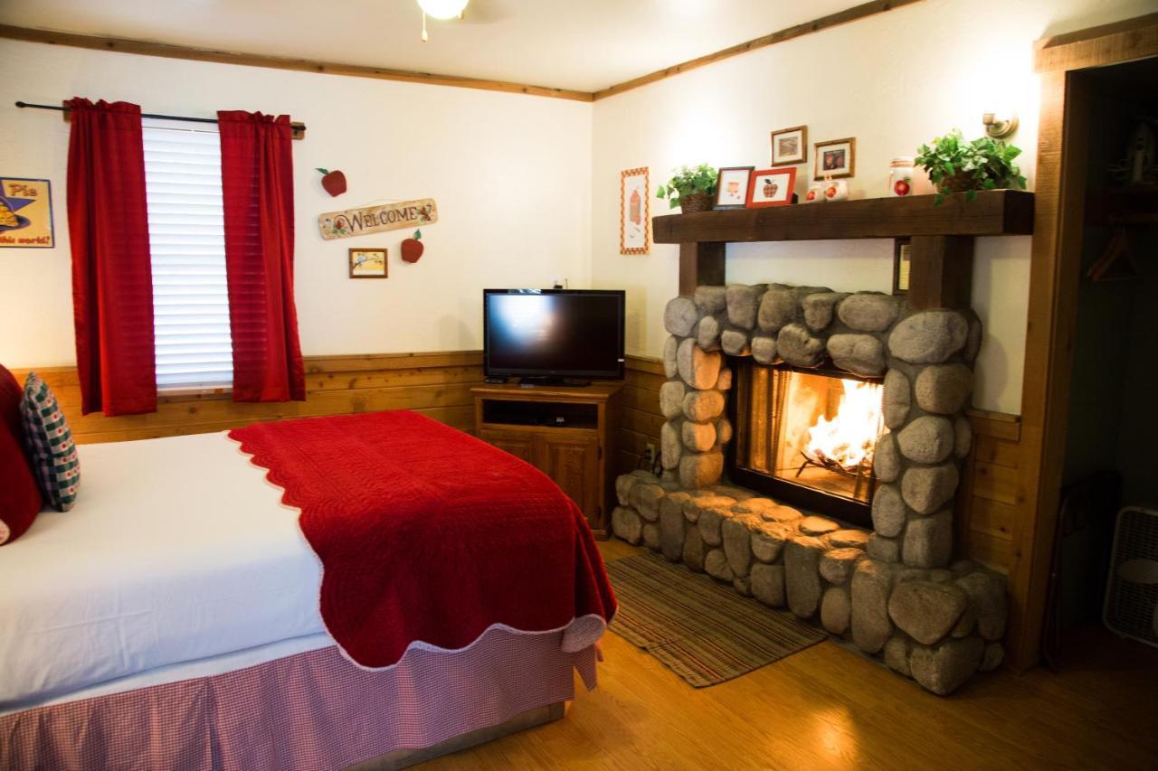 Sleepy Forest Cottages Big Bear Lake Exterior photo