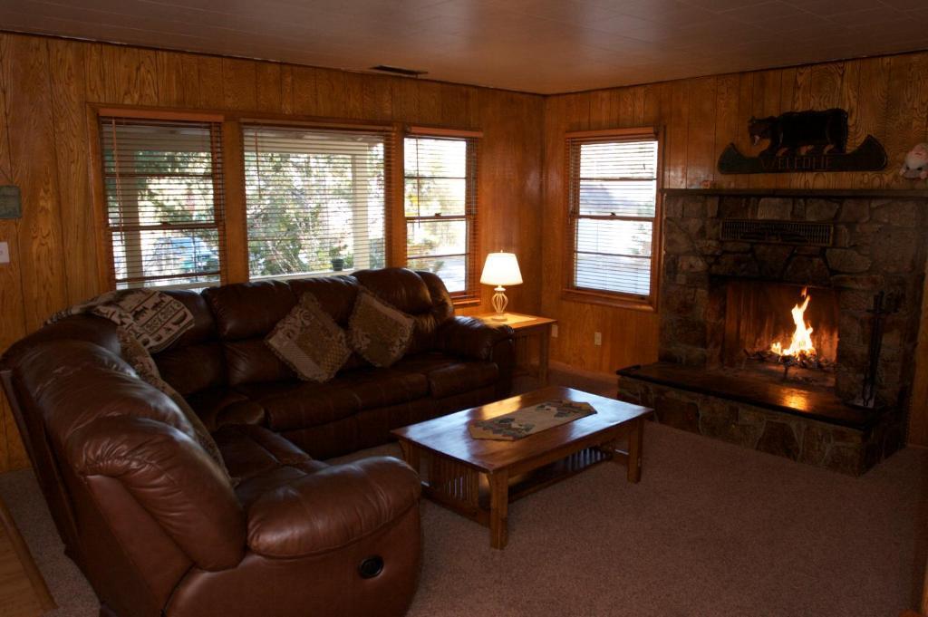 Sleepy Forest Cottages Big Bear Lake Room photo